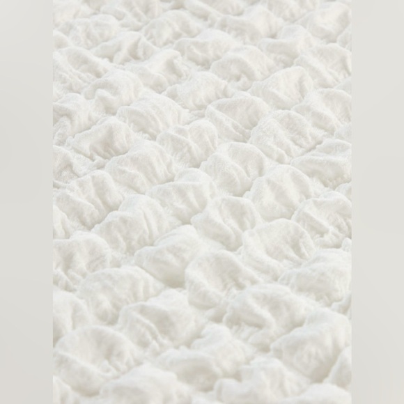 LAST ONE Elegant White Textured Women's Top - Picture 8 of 9